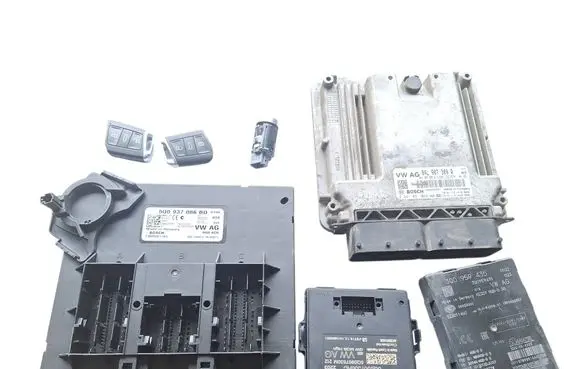 Volkswagen PASSAT B8 Engine ECU kit and lock set 04L907309R 5Q0907530AC 3Q0959435