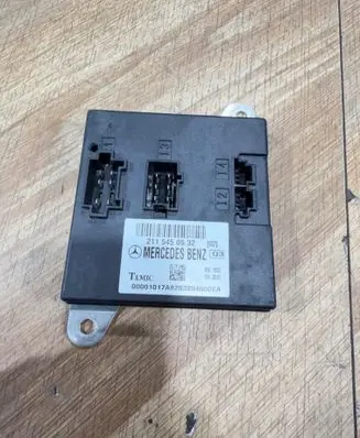 Mercedes-Benz E W211 Comfort/convenience module 2115450532