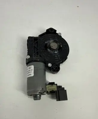 Mercedes-Benz C W205 Sunroof motor/actuator 0390200123 402794A 6048365410