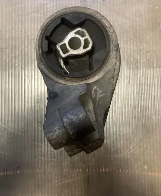Opel Antara Engine mount bracket X01187