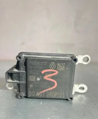 Renault Captur II Distronic sensor radar 284471113R A2C7730790100 2030405158