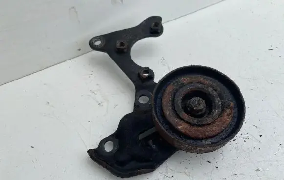 Toyota Avensis T220 Power steering belt tensioner 