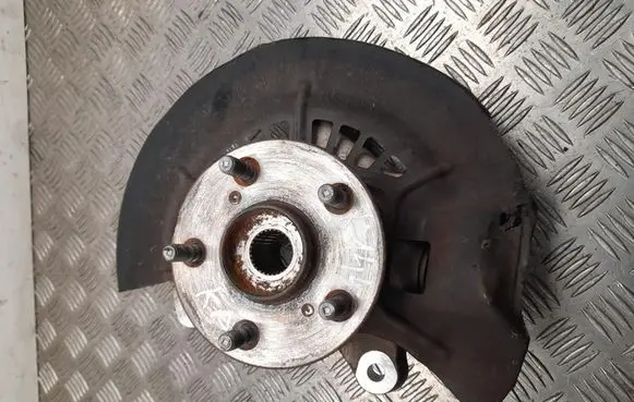 Front wheel hub