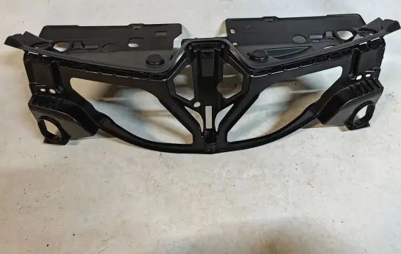 Renault Captur Front bumper upper radiator grill 620900621R