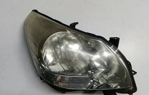 Toyota Verso Headlight/headlamp 32181
