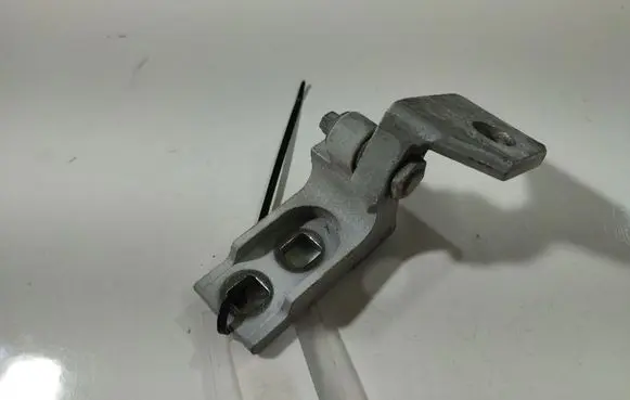 Opel Corsa D Rear door lower hinge 