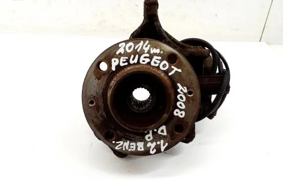 Peugeot 2008 I Front wheel hub