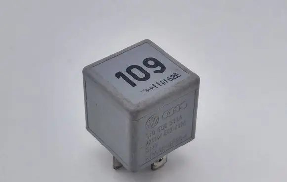 Volkswagen Golf IV Other relay 1J0906381A