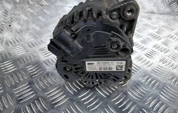 Peugeot 2008 I Generator/alternator 9670899580