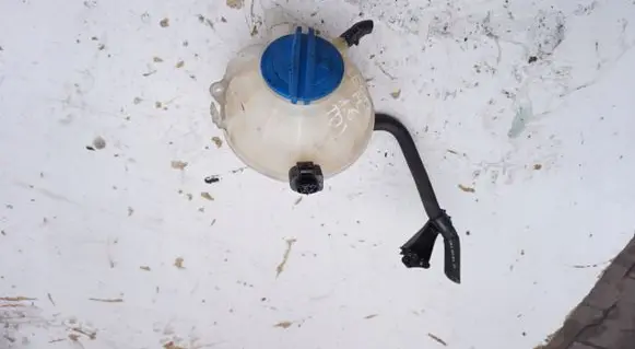 Seat Leon (1P) Coolant expansion tank/reservoir WYRWNAWCZY