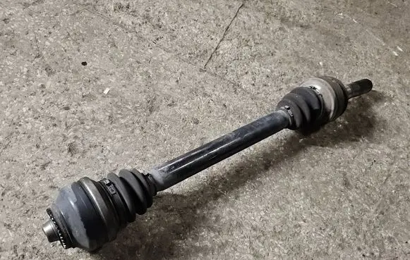 BMW M6 Rear driveshaft 2284116 0253171687038A 3367321