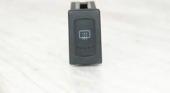Volkswagen PASSAT B5 Windscreen/window heater switch 3B0959621D