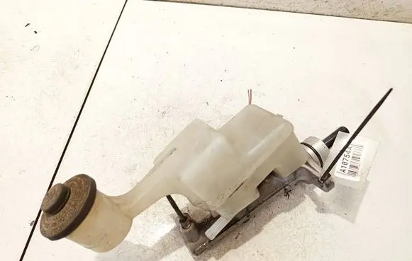 Toyota Corolla Verso E121 Master brake cylinder