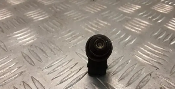 Volkswagen Golf IV Fuel injector 037906031AA