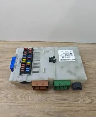 Volvo V70 Fuse module 30765624