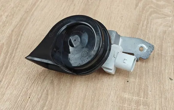 BMW 5 G30 G31 G38 Horn signal 7342947