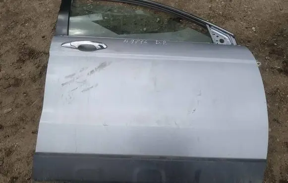 Honda CR-V Front door pilkos