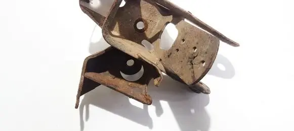 Chrysler Voyager Engine mounting bracket