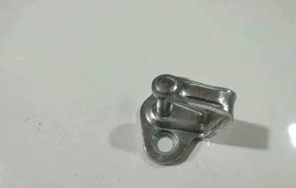 Opel Insignia A Front door lock loop/hook striker 
