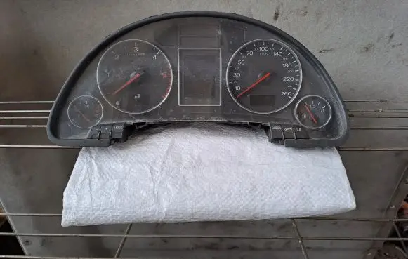 Audi A4 S4 B6 8E 8H Speedometer (instrument cluster) 8E0920900G