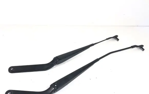 BMW X5 E70 Front wiper blade arm 71537367153739
