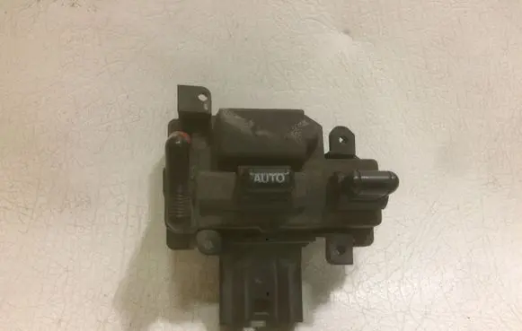 Honda Prelude Electric window control switch M12915