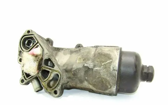 Mazda 2 Oil filter mounting bracket