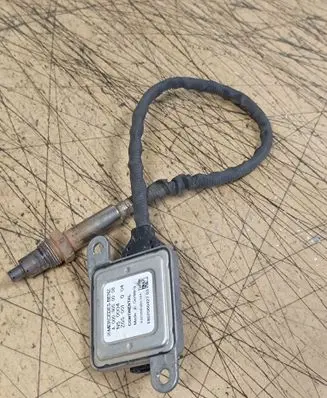 Mercedes-Benz Sprinter W906 Lambda probe sensor A0009050008