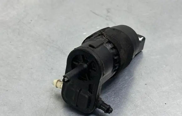 Audi A6 S6 C7 4G Windscreen/windshield washer pump 8K9955647