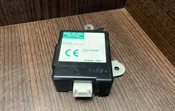 Toyota Corolla Verso E121 Central body control module 8974113040 2513000100