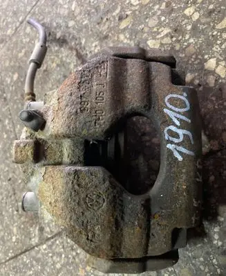 Volkswagen Transporter - Caravelle T5 Front brake caliper