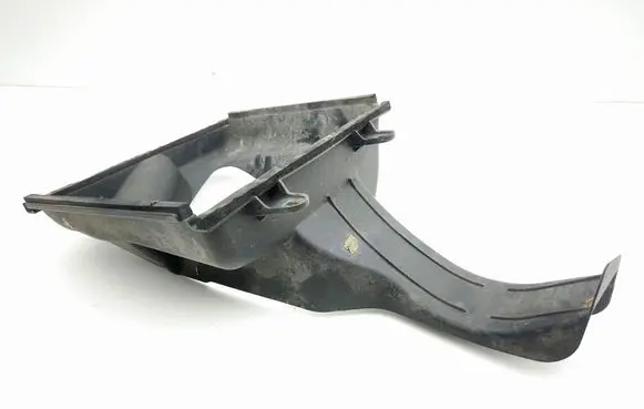Maserati Ghibli Intercooler air channel guide 670004139