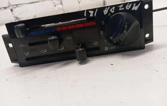 Mazda 121 SM Climate control unit