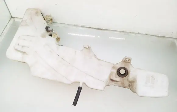Nissan Navara D40 Windshield washer fluid reservoir/tank 28910EB500