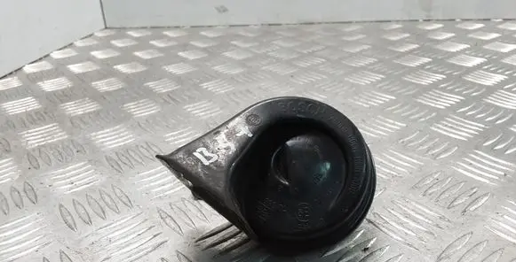 Volkswagen PASSAT B5.5 Horn signal 3881157