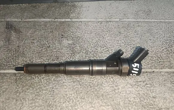 BMW 5 E39 Fuel injector 0445110048