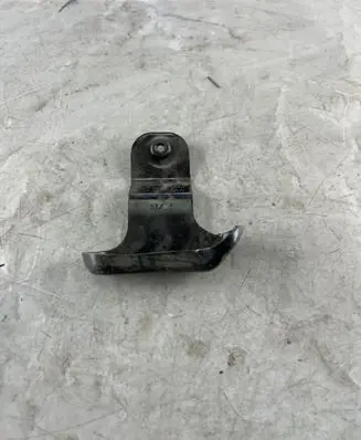 Volkswagen PASSAT B6 Other engine bay part 1K0199588