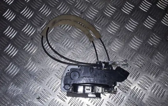 Nissan Leaf I (ZE0) Front door lock T8011510