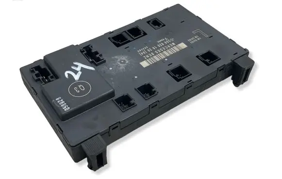 Mercedes-Benz CLK A209 C209 Door control unit/module 2098201926