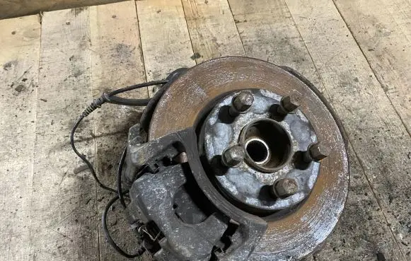 Mercedes-Benz A W169 Front wheel hub 6904