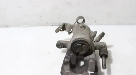 Opel Astra H Rear brake caliper