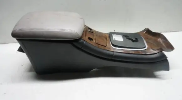 Peugeot 607 Center console
