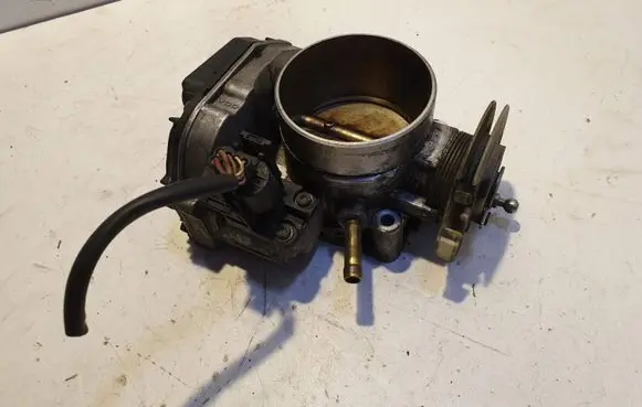 Audi A6 S6 C5 4B Throttle valve 078133063AK