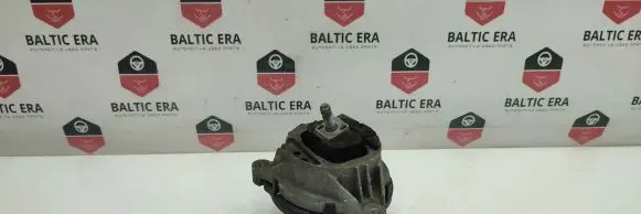 BMW 4 F36 Gran coupe Engine mount bracket 6787663