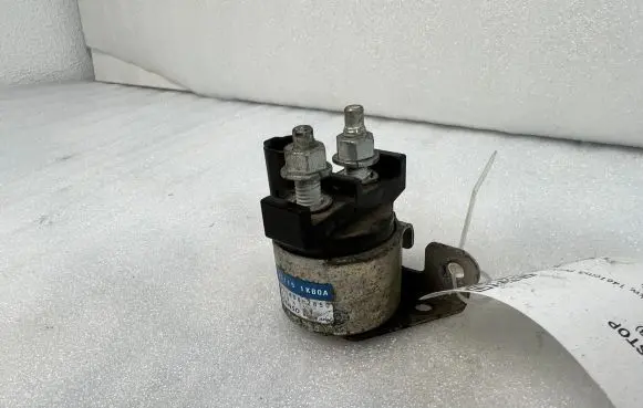 Nissan Juke I F15 Ignition relay 251151KB0A