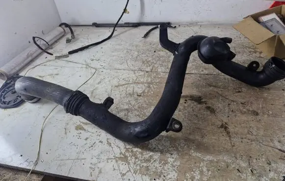 Volkswagen Golf V Intercooler hose/pipe