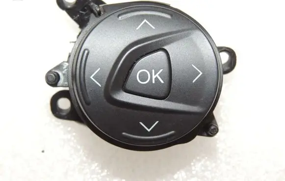 Ford Focus Steering wheel buttons/switches AM5T14K147BA