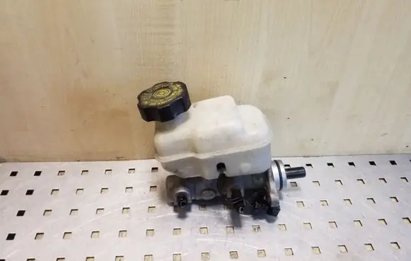 KIA Sorento Master brake cylinder
