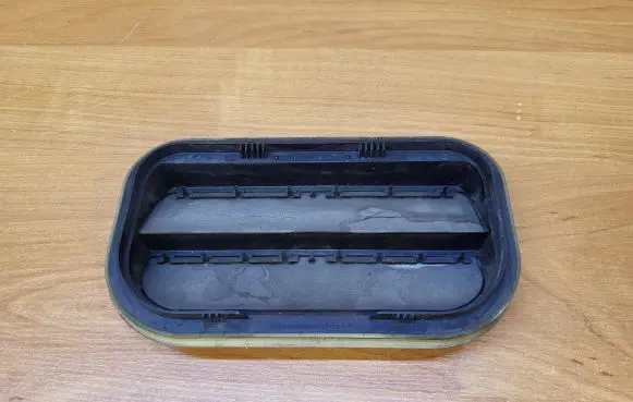 Volvo S80 Quarter panel pressure vent YF4A5280B62AE