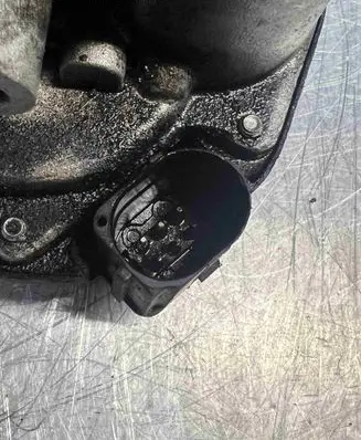 Audi A4 S4 B7 8E 8H EGR valve 33100156